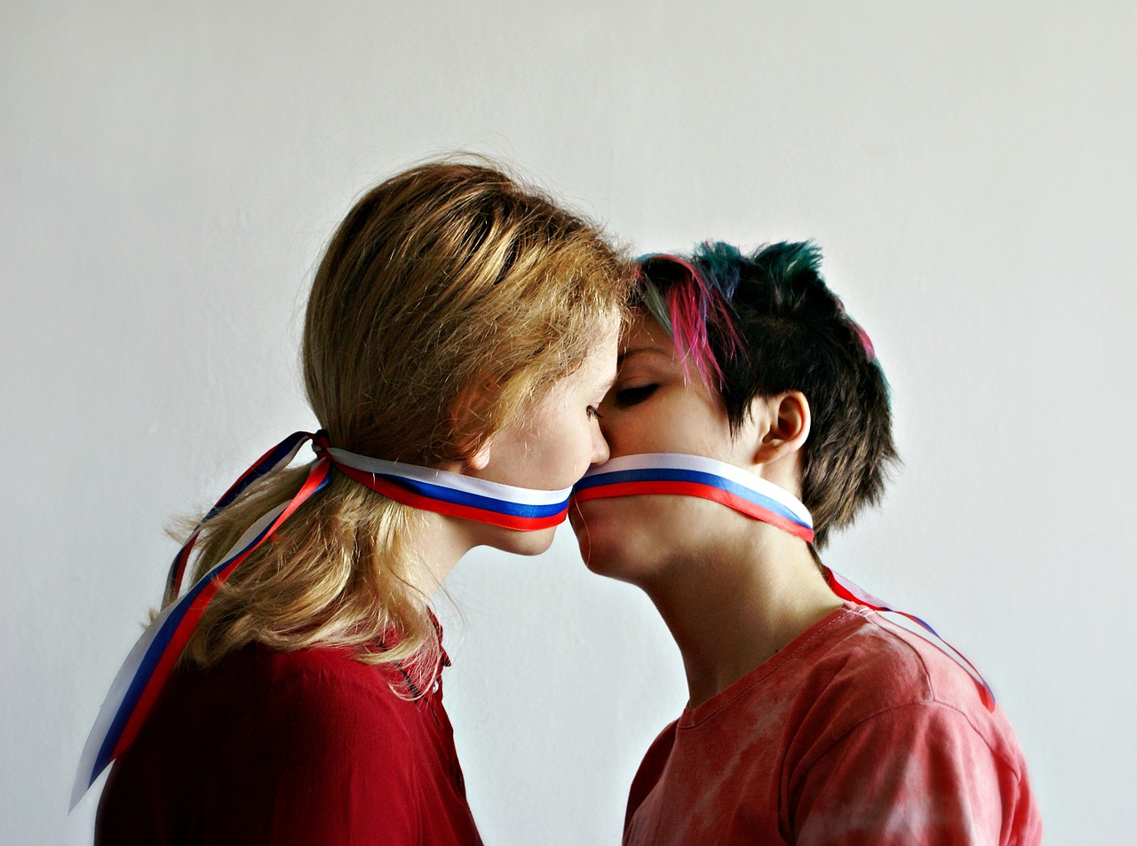 kiss, lgbt, girls-2897402.jpg